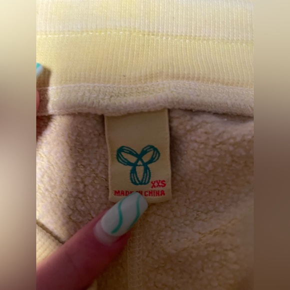 Yellow TNA short shorts - Picture 2 of 3